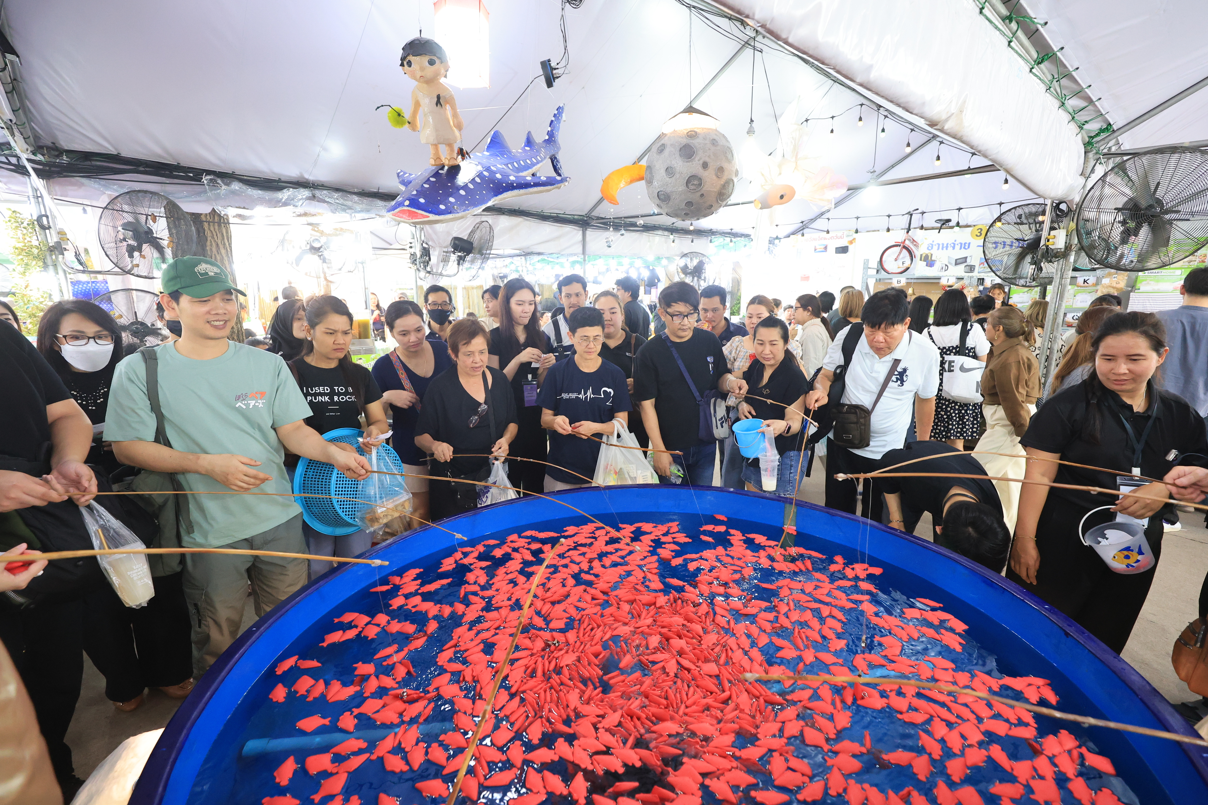 title - ส.ป.ก. ร่วมออกร้าน ภายในบูธกระทรวงเกษตรและสหกรณ์ งานกาชาด ประจำปี 2568